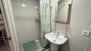 2 rooms: Студия с отдельным входом и выходом на придомовую территорию через — 5