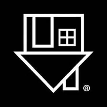 vip karakol: 🔥 Продам 2 билета на концерт The Neighbourhood 🔥 📍 Стамбул 📅 26 — 1