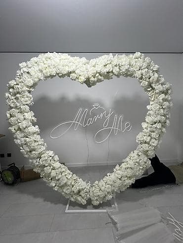 вечные розы: Декор для праздников и предложений руки и сердца: арка-сердце с — 1