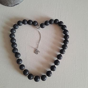 Стильный лаконичный чокер из вулканической лавы, ручная работа