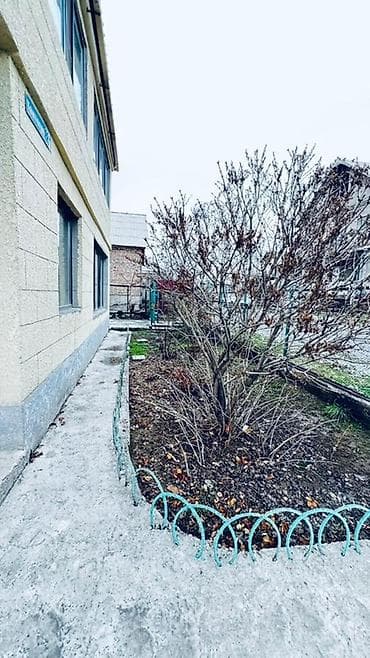 исик куль: Продаётся двухэтажный жилой дом с закрытым двором и просторной крытой — 7