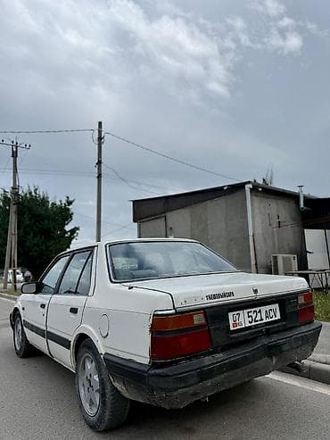 626: Mazda 626: 1986 г., 2 л, Механика, Бензин, Седан — 4