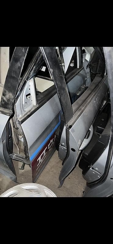 задний ряд сидений: Дверь Комплект Hyundai, Б/у, Оригинал — 1