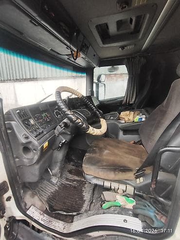 помпа бензиновый: Тягач, Scania, 2003 г., Без прицепа — 2