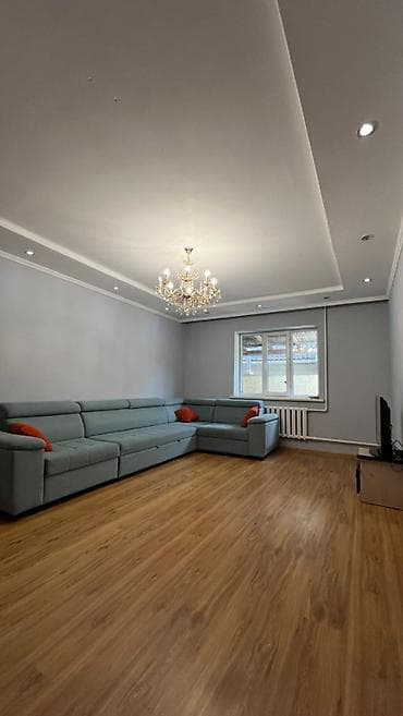 куренкеева: 🏡 Срочно продаётся двухэтажный дом + полдома в Бишкеке 📍 Район — 5