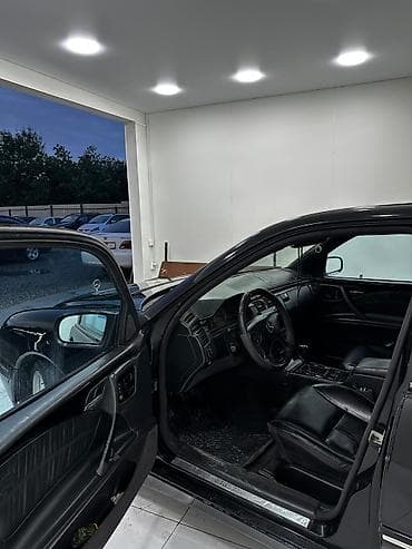 grand cherokee: Mercedes-Benz : 2000 г., 4.3 л, Бензин, Седан — 6
