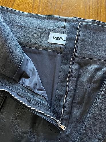 red centr: Мини юбка Replay
состояние отличное
Кожа 100% — 3