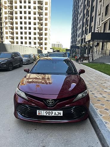 Toyota Camry: 2018 г., 2.5 л, Вариатор, Гибрид, Седан — 10