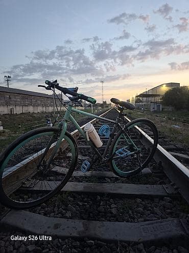 Городской велосипед с плоским рулем, 28" (700C) - Легкая алюминиевая at lalafo.kg Городской велосипед с плоским рулем, 28" (700C) - Легкая алюминиевая