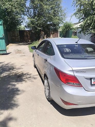 самый дешёвый авто: Hyundai Solaris: 2015 г., 1.4 л, Механика, Бензин, Седан — 5