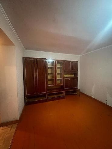 2 комнаты, 42 м², Хрущевка, 2 этаж, Старый ремонт — 1
