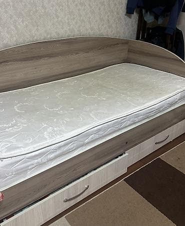 бу спальни: Односпальная кровать, Б/у, С матрасом, длина - 195 см — 1