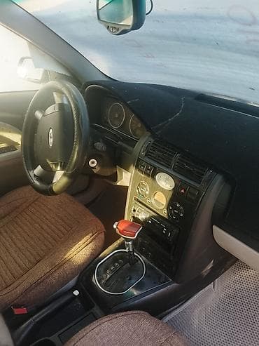 Ford Mondeo: 2001 г., 2 л, Автомат, Бензин, Седан — 4
