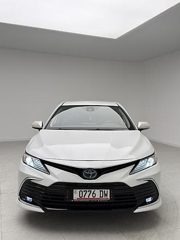 Toyota Camry: 2021 г., 2.5 л, Вариатор, Гибрид, Седан