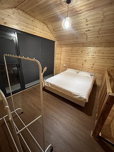 металический гараж: Компактный двухэтажный домик с меблировкой и отделкой под ключ — 10