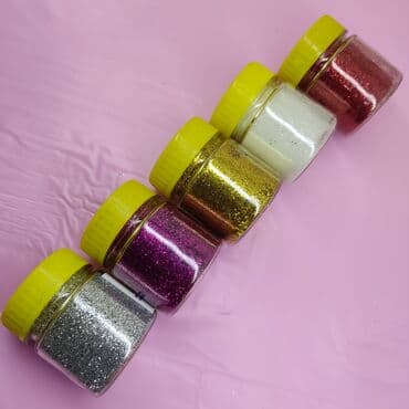 из серебра: Глиттер от английского слова glitter «блестеть, сверкать» — — 3