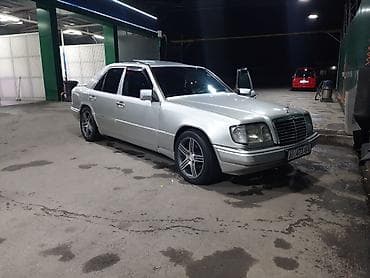 v class: Mercedes-Benz W124: 1993 г., Седан — 7