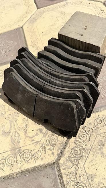 l7 pro: Комплект тормозных колодок Lexus Новый, Оригинал — 7