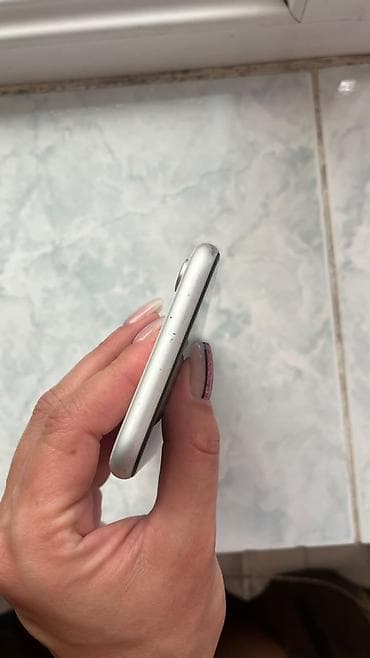 iphone r: IPhone Xr, Б/у, 64 ГБ, Белый — 6