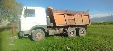 молдинг стекла: Самосвал МАЗ (6x4) - Колесная формула: 6x4 - Кабина белого цвета — 4