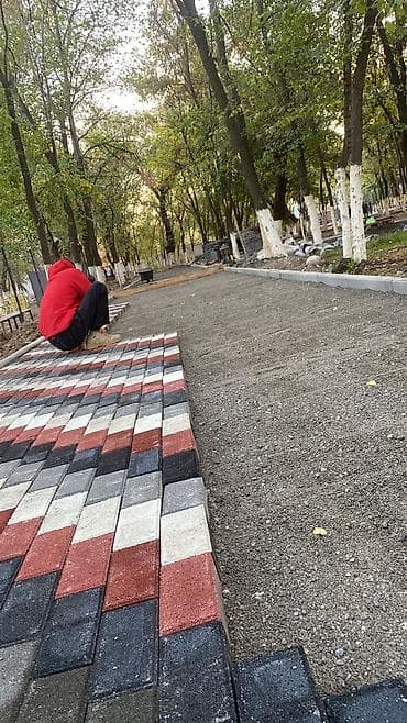 Брусчатка, тротуар плиткасы: Бурсчатка бордюр лоток 
Услуги уклатка — 5