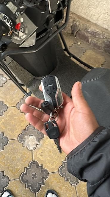 кроссовый мото: Скутер DUL DUL (класс 125/150 см³, вариатор) - Современный городской — 3