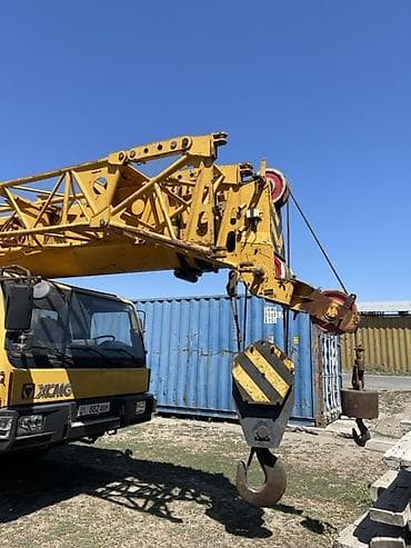 автокран бу купить: Автокран, XCMG, 2012 г., от 30 м — 3