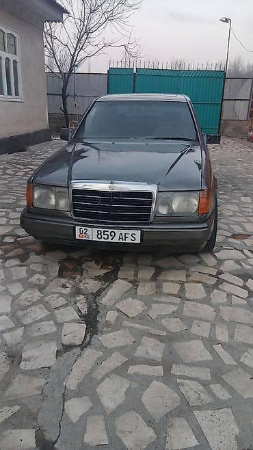 салон сиденья на мерседес 124: Mercedes-Benz W124: 1992 г., 2 л, Механика, Бензин, Седан — 3