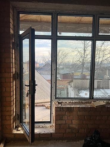 Панорамные пластиковые окна с дверным блоком на террасу/балкон. -