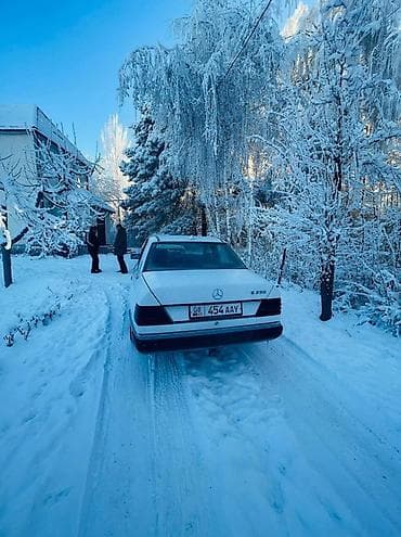 mers e124: Mercedes-Benz W124: 1991 г., 2 л, Механика, Бензин, Седан — 4