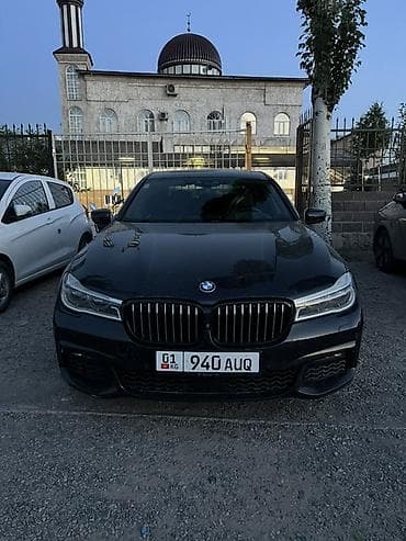 монитор с камерой заднего вида: BMW 7 series: 2017 г., 3 л, Автомат, Бензин, Седан — 1