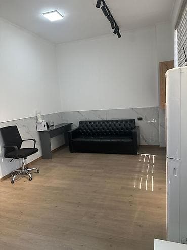 сдается кабинет в салоне: Аренда офисов, 44 м², С отдельной кухней — 2
