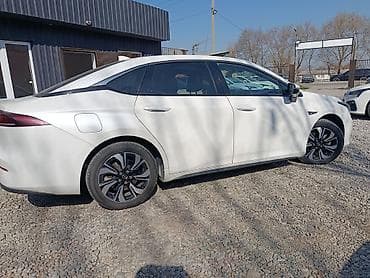 авто чехолдор: Седан бизнес-класса с просторным и современным салоном. Основные — 7