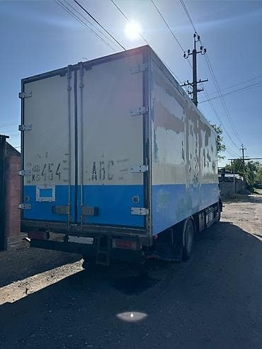 audu a4: Грузовик, Mercedes-Benz, Стандарт — 2