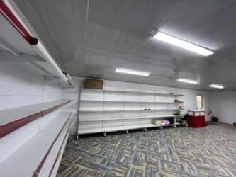 продаю дом район гес 2: Сдаю Магазин, Отдельностоящий магазин, 50 м² Не действующий, Частично с оборудованием, С ремонтом, Электричество, Участок — 2