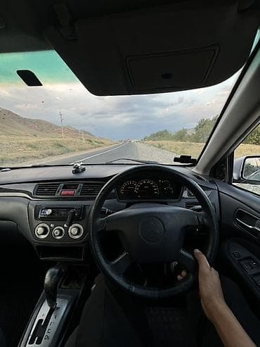 авто в такси: Mitsubishi Lancer: 2000 г., 1.5 л, Автомат, Бензин, Седан — 5