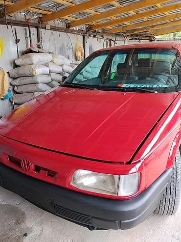 Унаа сатуу: Volkswagen Passat: 1989 г., 2 л, Кол менен иштөөчү, Бензин, Седан — 7