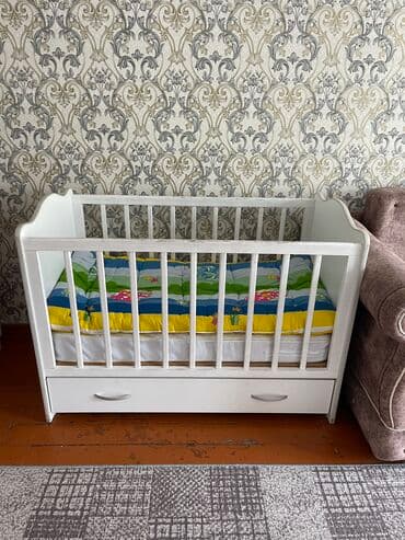 кровати односпальные б у: Продам детскую кроватку в нормальном состоянии, есть два матраса белый — 6