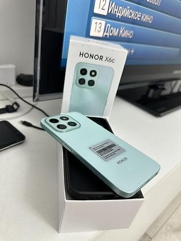 HONOR X6c — стильный смартфон в мятном цвете. Ключевые особенности: -