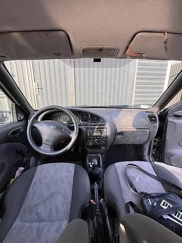 srv 2: Ford Fiesta: 2001 г., Ручные, Хэтчбэк — 4