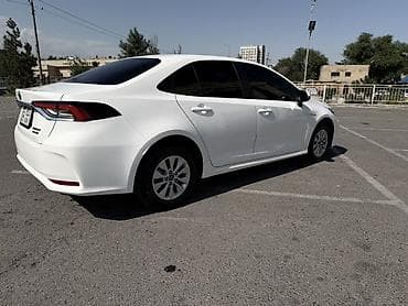 8: Toyota Corolla: 2021 г., 1.8 л, Автомат, Гибрид, Седан — 4