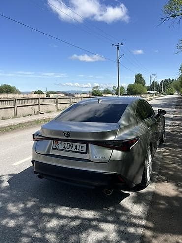 плавник: Lexus IS: 2022 г., Бензин, Седан — 4