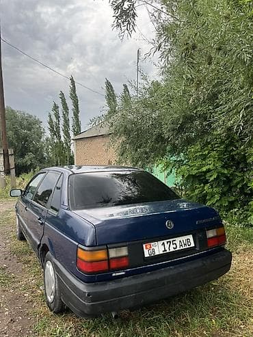 mini kooper: Volkswagen Passat: 1991 г., Седан — 1