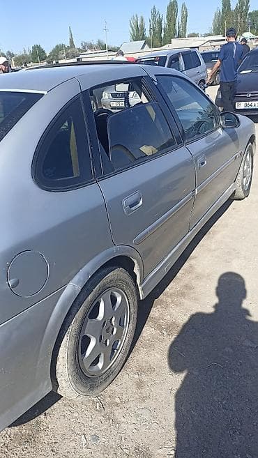 Opel: Opel Vectra: 1999 г., 1.8 л, Механика, Бензин, Седан — 3