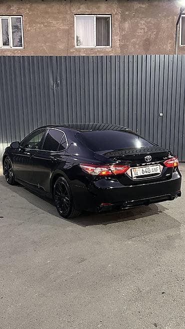 Toyota Camry: 2018 г., 2.5 л, Бензин — 8