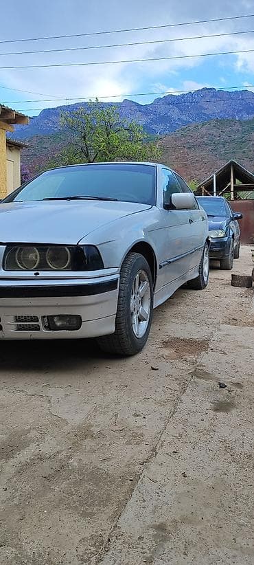 машина bwm: BMW 3 series: 1992 г., Седан — 1