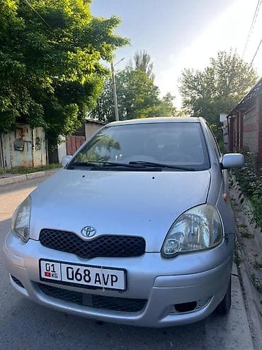 Toyota Vitz: 2004 г., 1.3 л, Механика, Бензин, Хэтчбэк