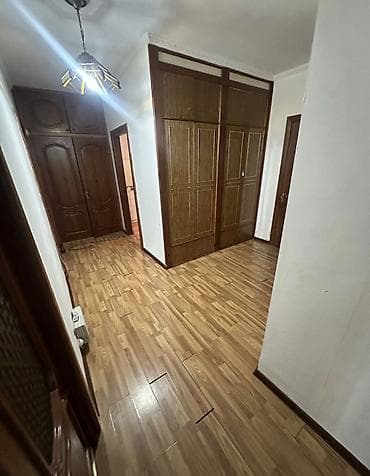 офиса: Продажа офисов 150 м², С ремонтом, С мебелью, Многоэтажное здание, 1 этаж — 8