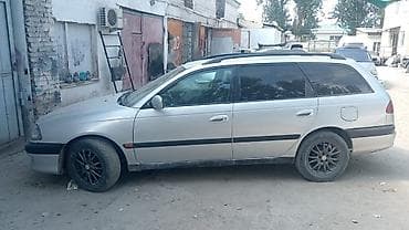 b class: Продается универсал серебристого цвета. Основные особенности: - — 1