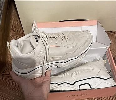 кушон drawshe фиолетовый: Мужские кроссовки, 37, Б/у, цвет - Бежевый, Самовывоз, Платная доставка — 1